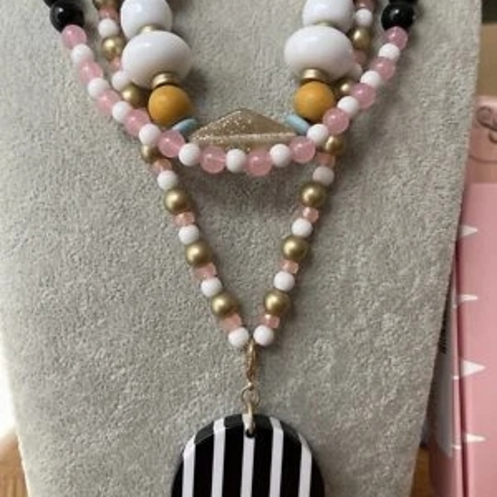 Plunder Pink and White Necklace Elegant Beaded Design